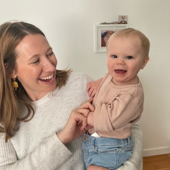 Meet your Posher, Rae - Picture 1 of 1